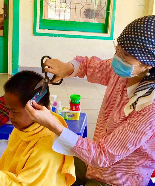 Young Cambodians with disabilities receive personal care during pandemic