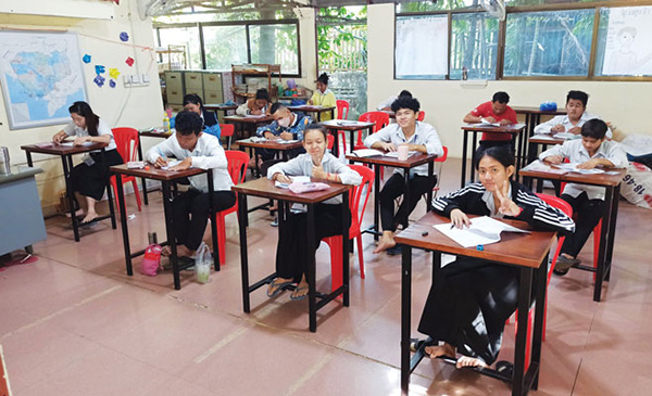Deaf Students Educated in Cambodia