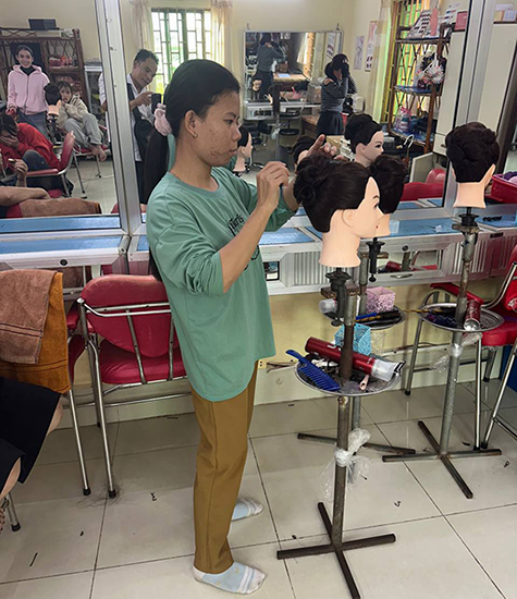 A future of possibilities for deaf young adults through job training